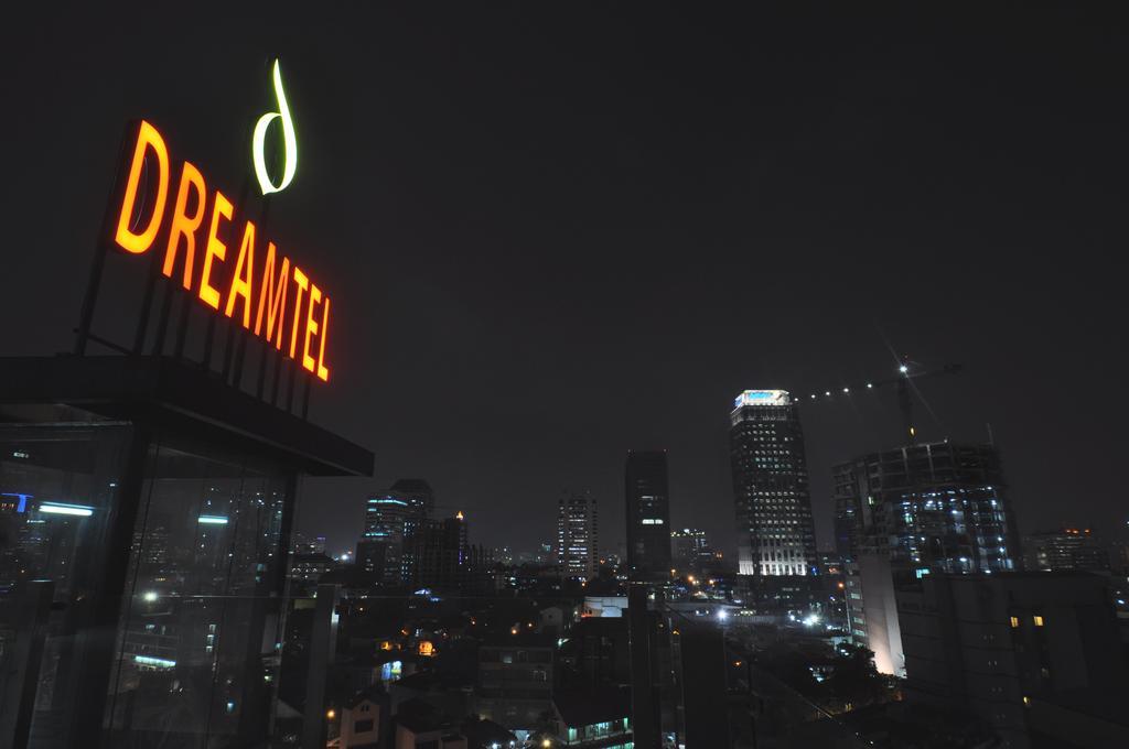 Dreamtel Yakarta Exterior foto